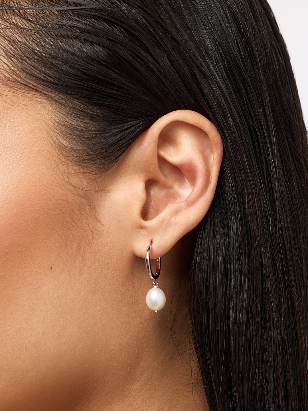 Pearl Hoops - Medium Frida Silver