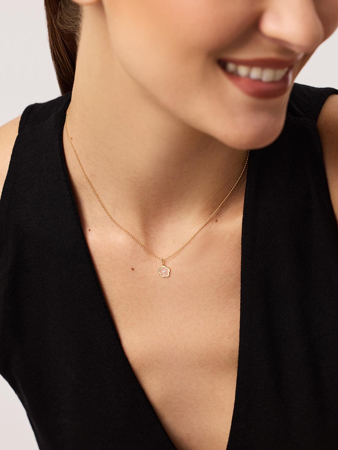 Gold Pendant Necklace - Flower Floating Diamond Necklace