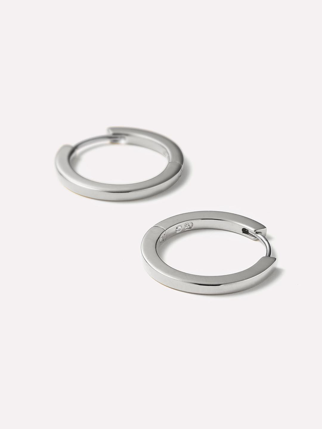Huggie Hoops - Huggie Hoops Medium Silver
